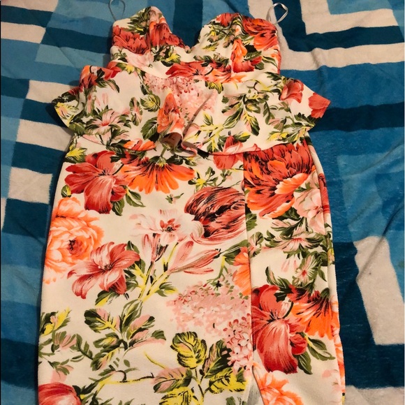 Dress - Picture 2 of 3